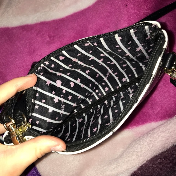 BETSEY JOHNSON MINI CROSS BODY MINI BAG WRISTLET - Picture 7 of 8